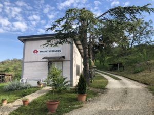 Cottage Massey Ferguson vista dall esterno